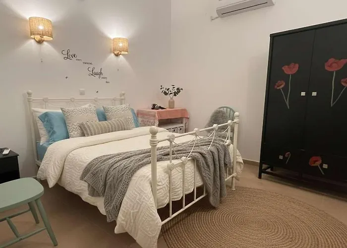 Traditional Malonas Stone 2 Bd House In Rhodes